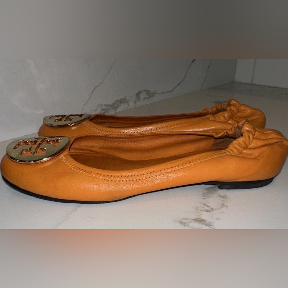 Tory Burch Womens Size 5  Reva Leather Ballet Flats Orange Gold T Logo Buckle - Picture 6 of 16